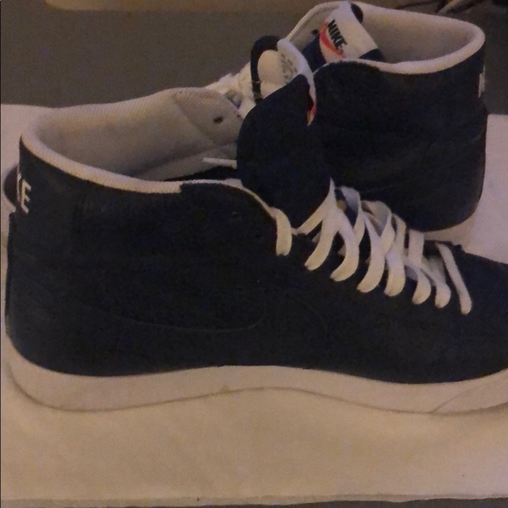 Tennis Shoes